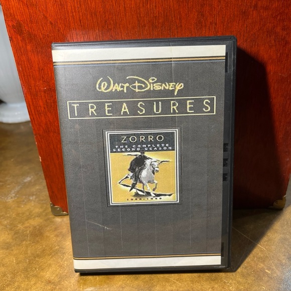 Walt Disney Treasures Zorro Complete Series SEALED! 1010